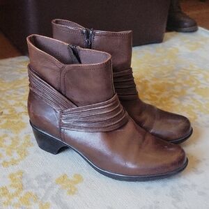 Clarks Wish Mood Brown Leather Ankle Booties